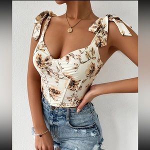 Floral top 🌺🌺